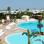 In Villaggio פורטו צ'זראו